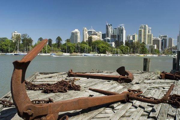 A view across the Brisbane river from the historic Kangaroo point area towards brisbane CBD